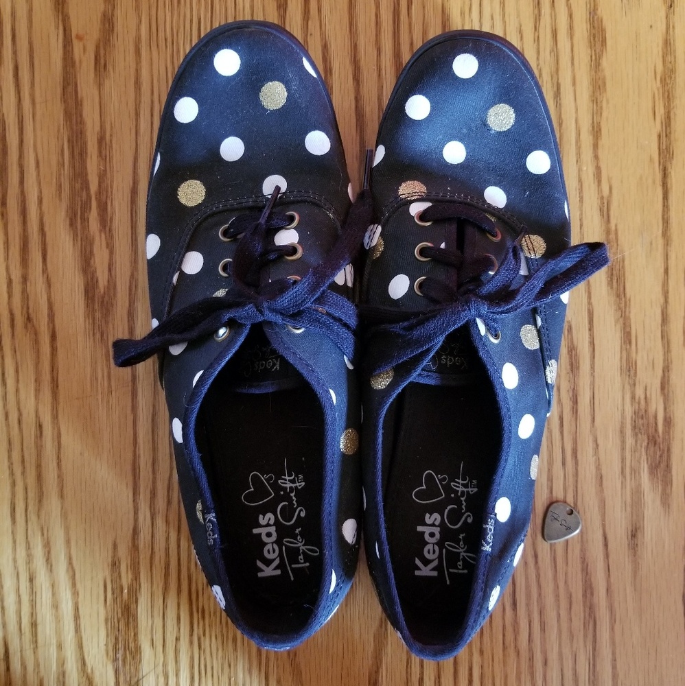 Size 9.5 keds